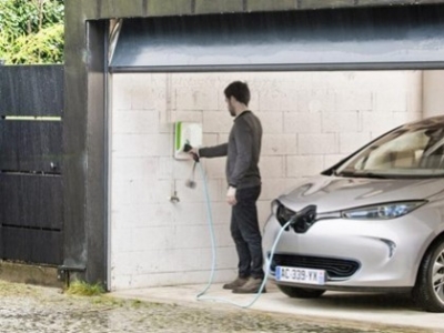 Comment recharger son véhicule électrique à la maison ?